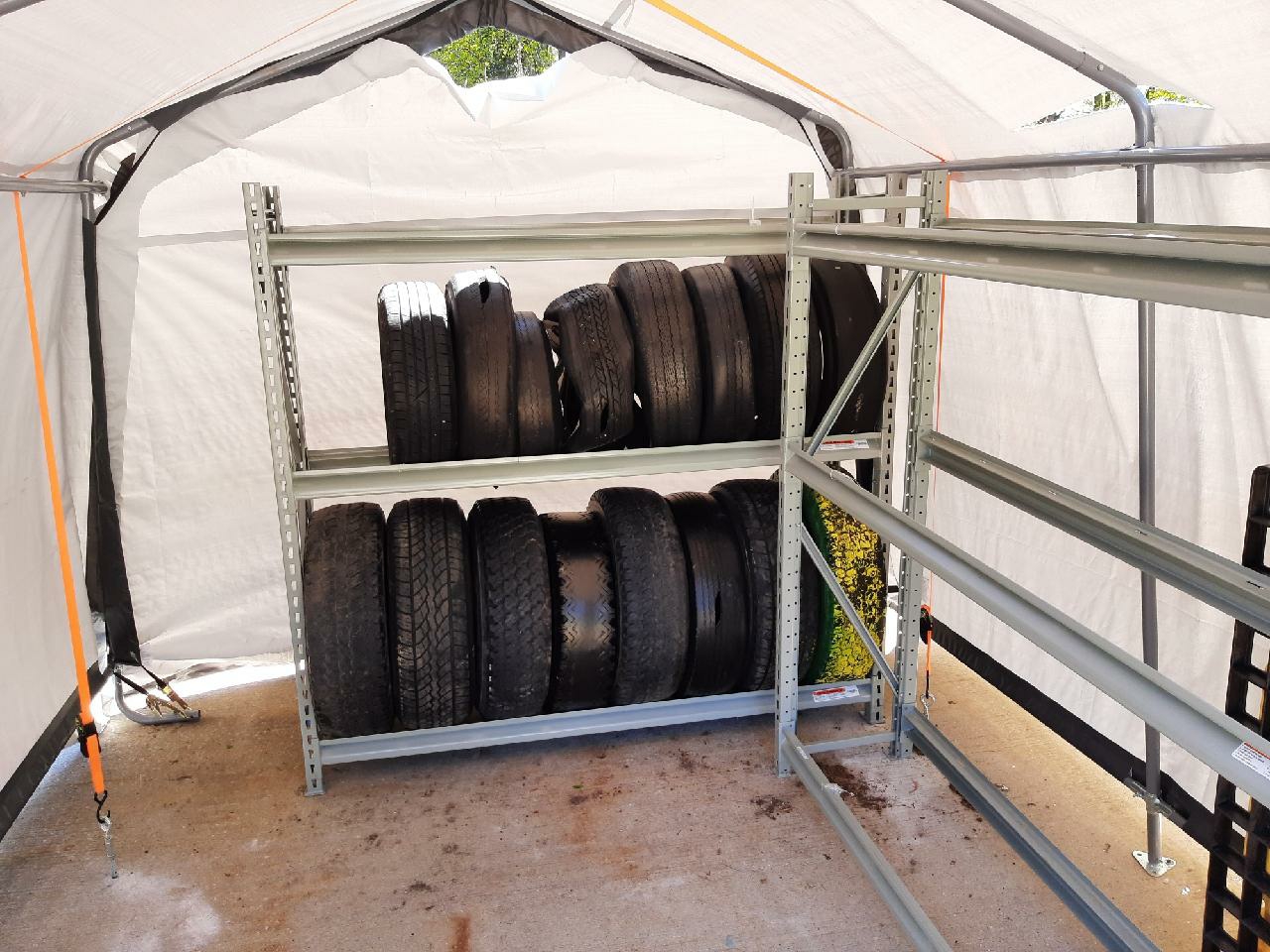A picture containing indoor

Description automatically generated